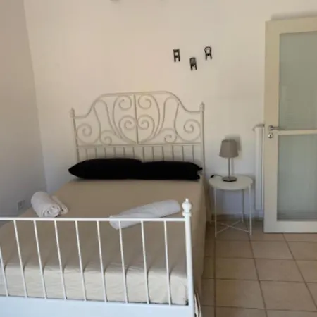 Benedetto Cairoli בית הארחה 3*